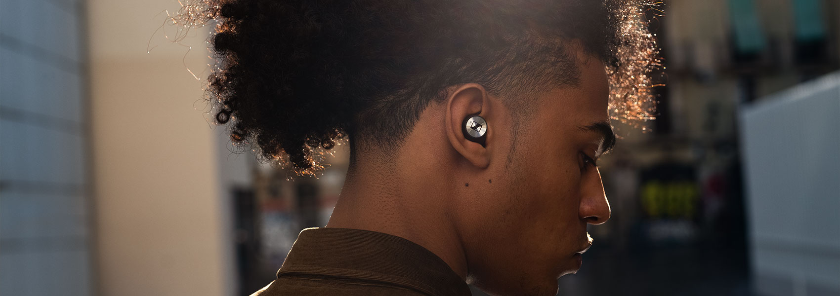 We experienced trying out Sennheiser’s  “MOMENTUM True Wireless 2” headphones.