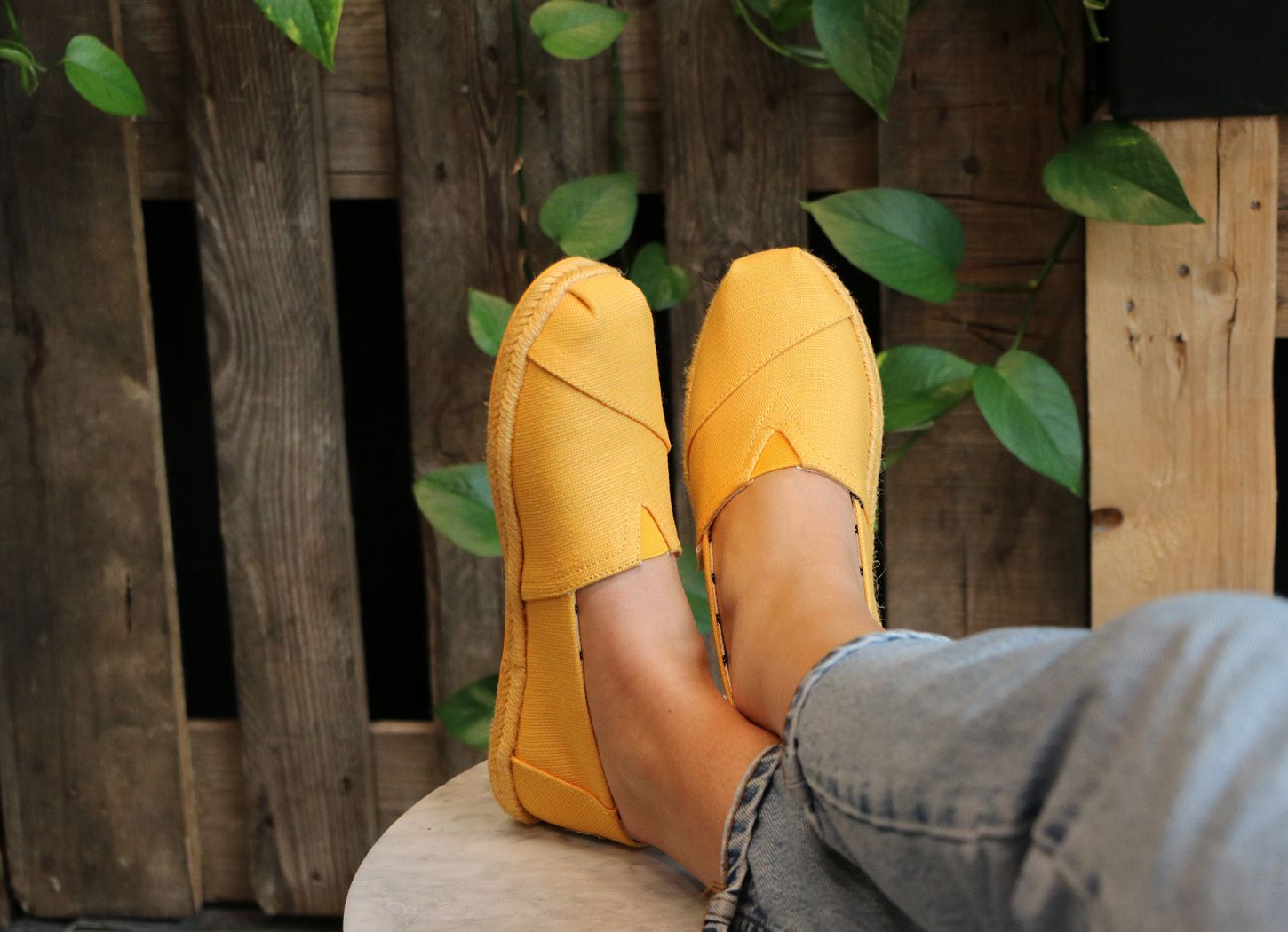 TOMS - GOLD FUSION ESPADRILLES